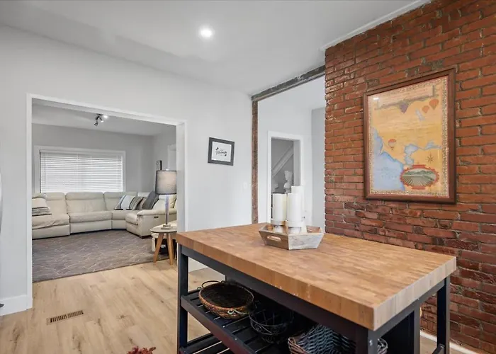 Holiday home Classic 4 Square - Easy Access To Town And Airport Pittsburgh