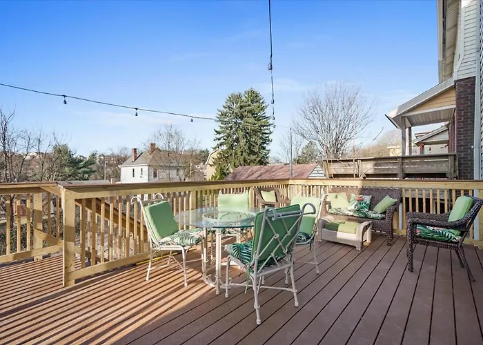 Holiday home Classic 4 Square - Easy Access To Town And Airport